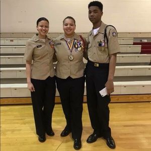 Meet your Posher, Leslie